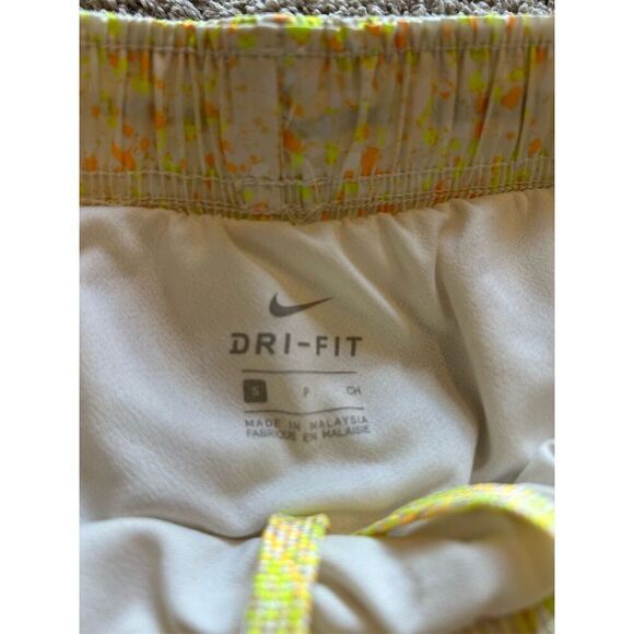 Nike Women's Dri-Fit Tempo Running Shorts Yellow Speckled Size S - Picture 3 of 4